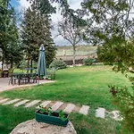 Pod Vinicemi Guest house 3*