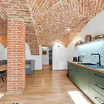 Guest house Pod Vinicemi 3*