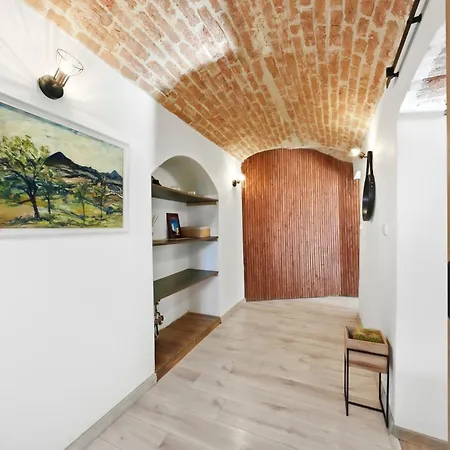 Pod Vinicemi 3*